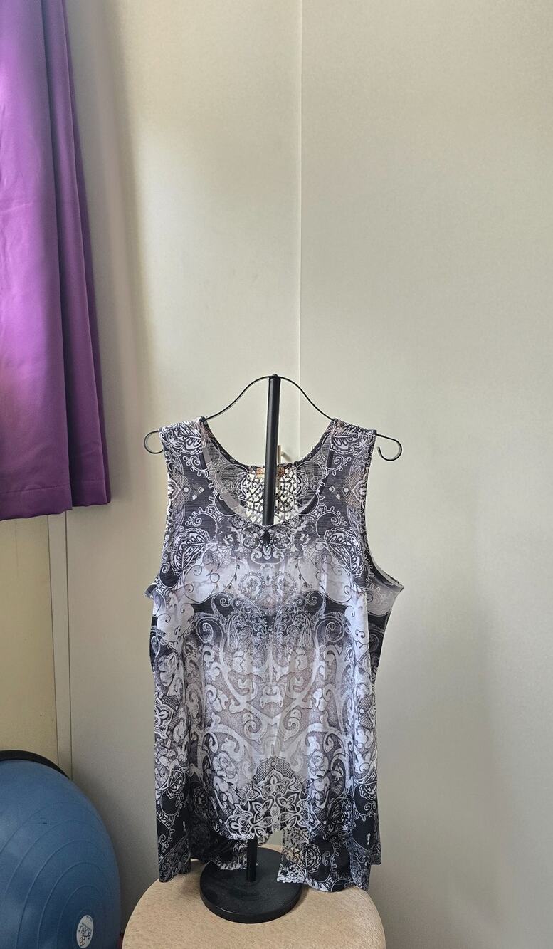 World Unity Womens L Black White Paisley Sleeveless Tunic Crochet Lace Top